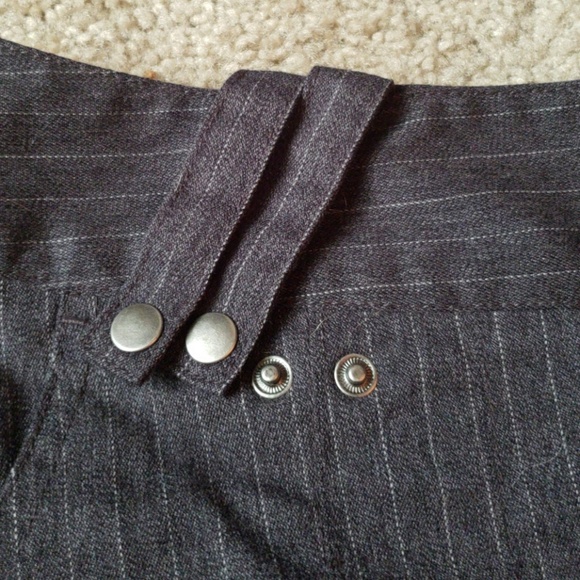 American Rag Grey Mini Skirt Size 9 - Picture 3 of 4